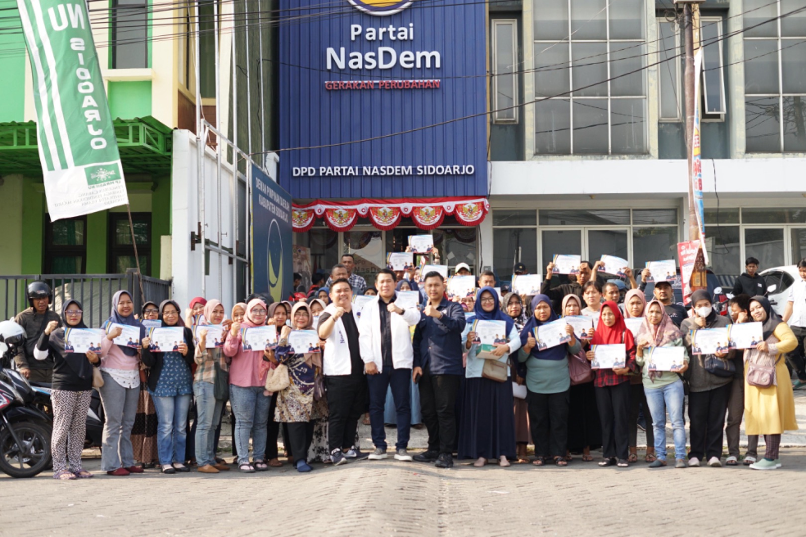 Tekan Angka Putus Sekolah, NasDem Sidoarjo Salurkan Ribuan Beasiswa PIP untuk Pelajar