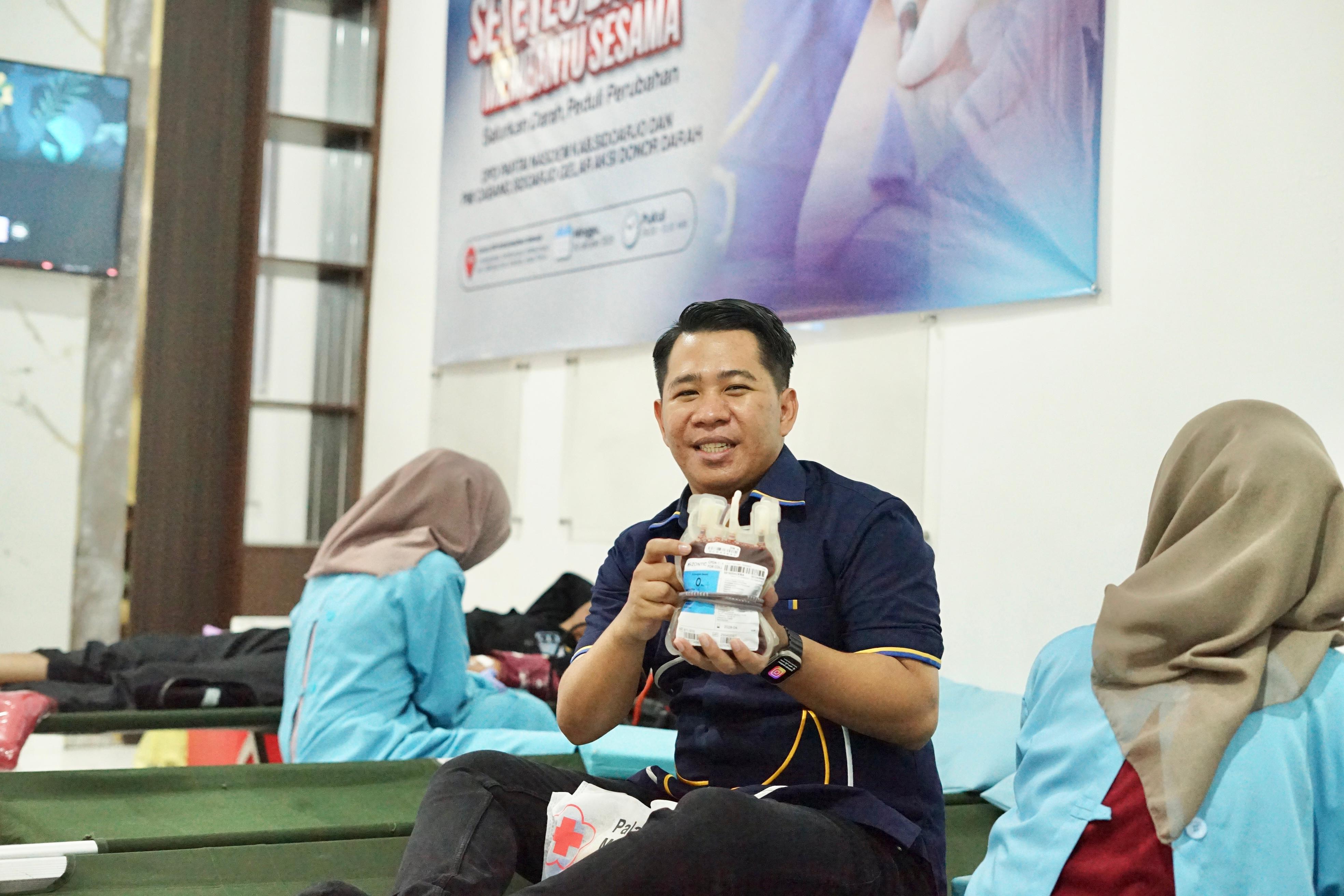 Peringati HUT ke-14, DPD Partai NasDem Sidoarjo Gelar Donor Darah dan Cek Kesehatan Gratis