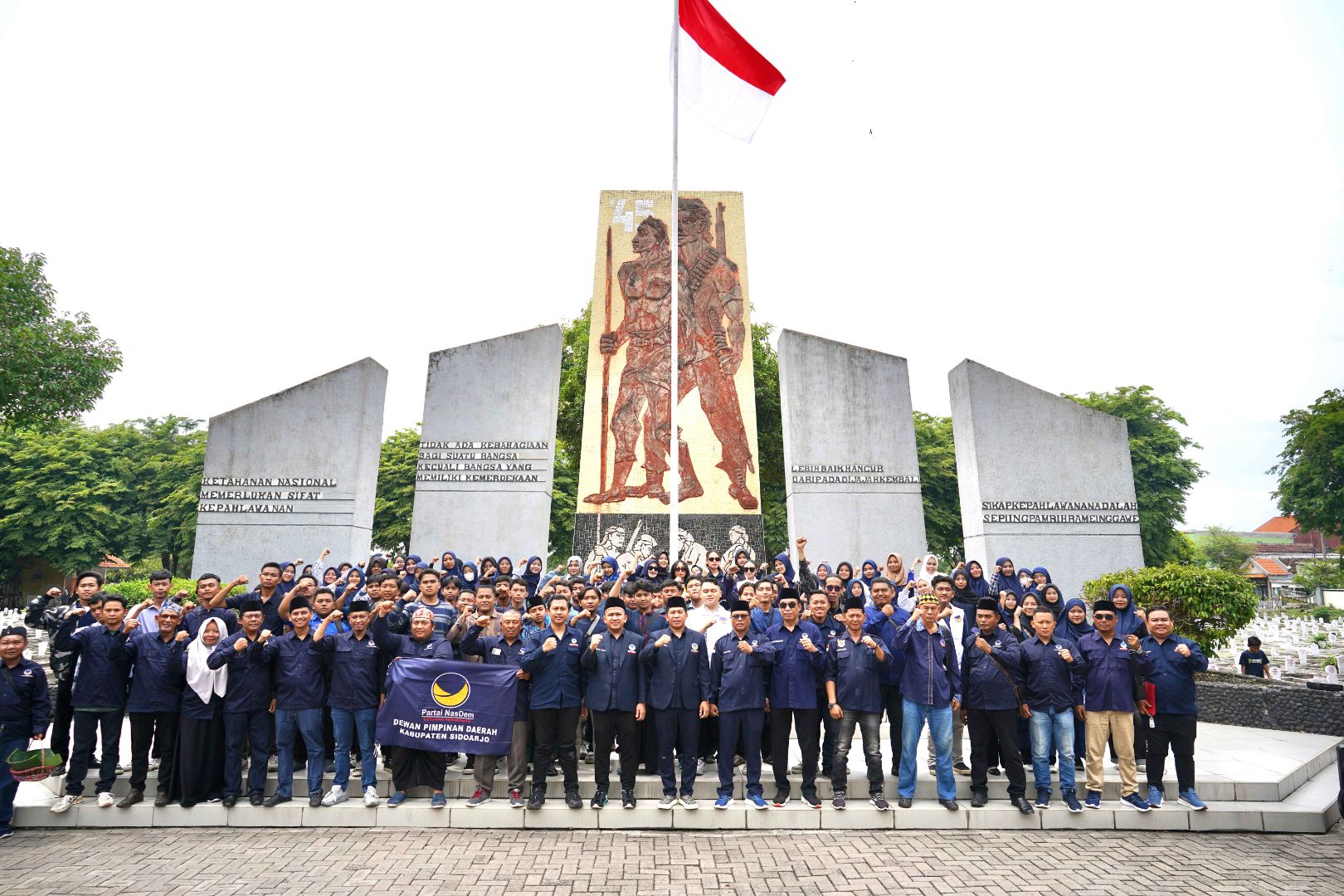 DPD Partai NasDem Sidoarjo Gelar Ziarah ke Makam Pahlawan dan Makam Aulia: Wujud Rasa Syukur dan Spirit Keteladanan dalam Menyongsong HUT ke-14 Partai NasDem