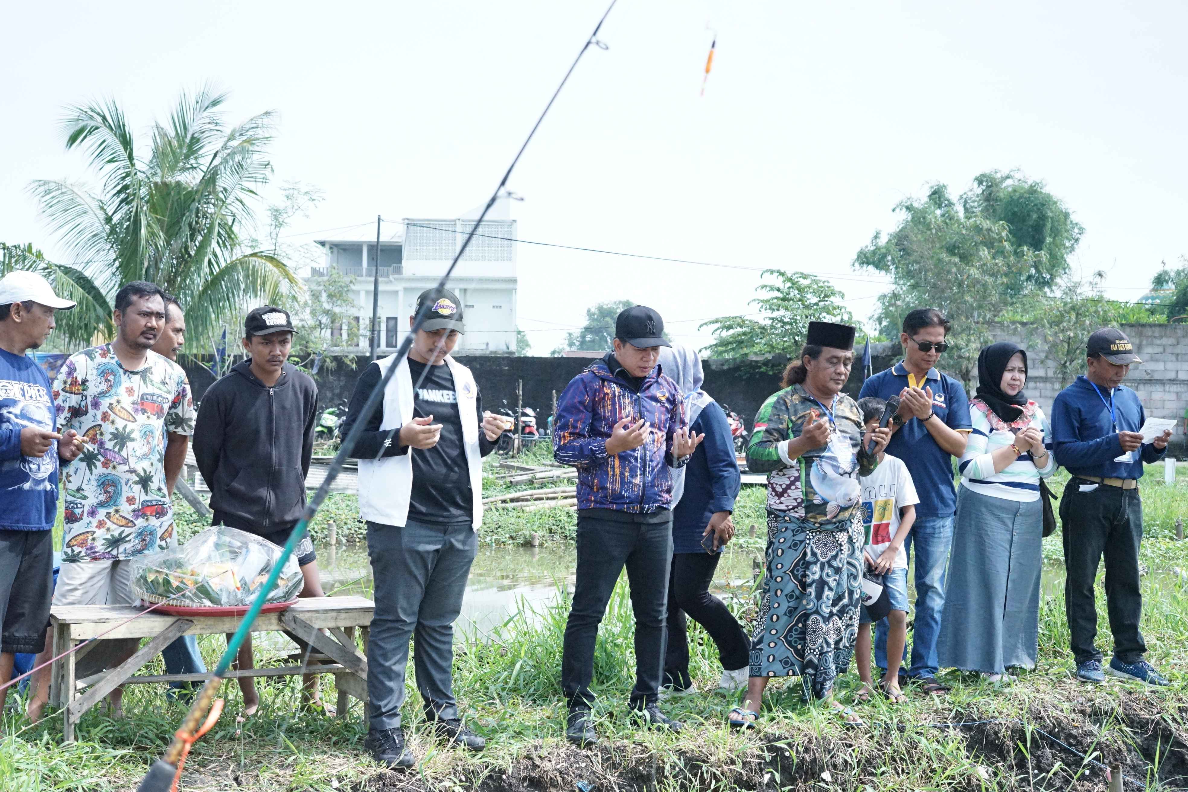 HUT Partai NasDem Ke-14, DPD Sidoarjo Menggelar Lomba Mancing Bahagia Partai NasDem